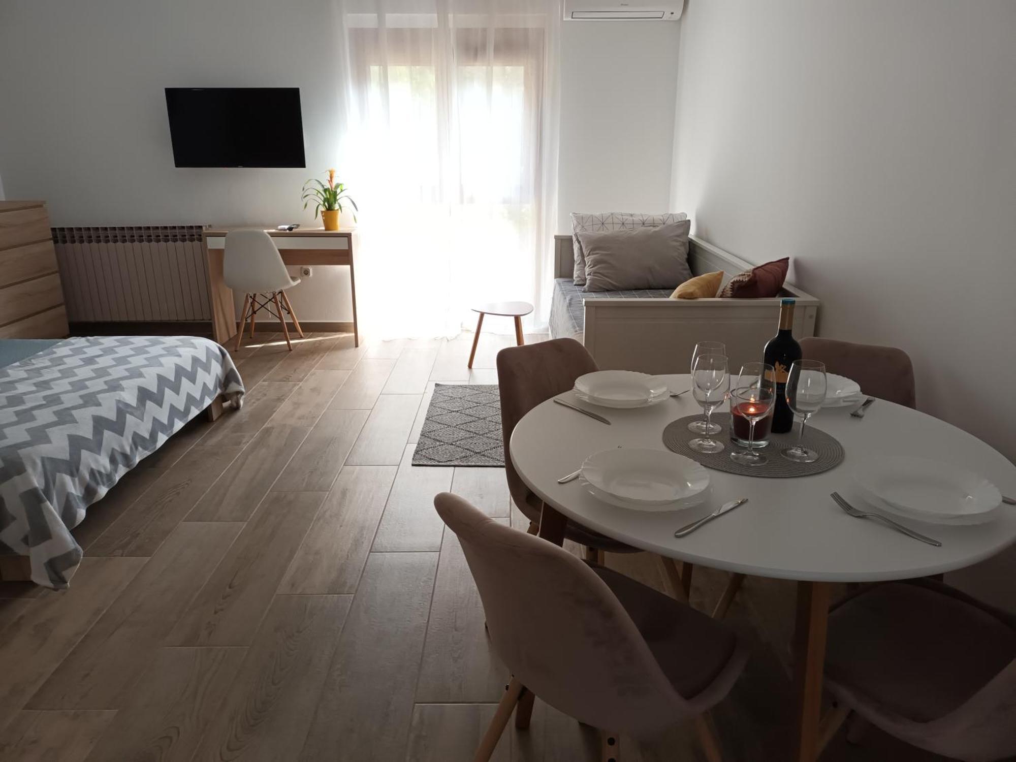 Studio Apartman Dori Pula Exterior foto