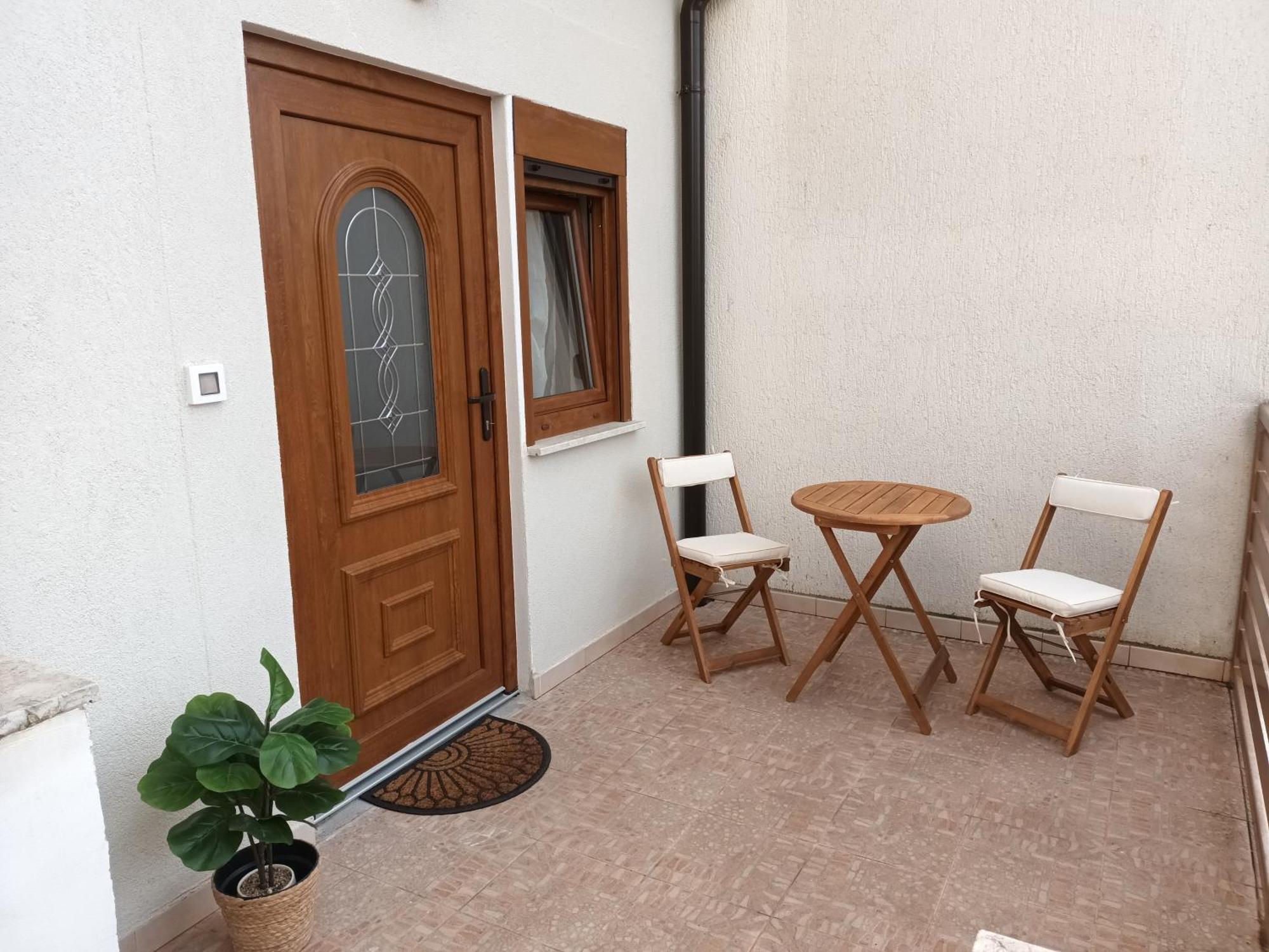 Studio Apartman Dori Pula Exterior foto